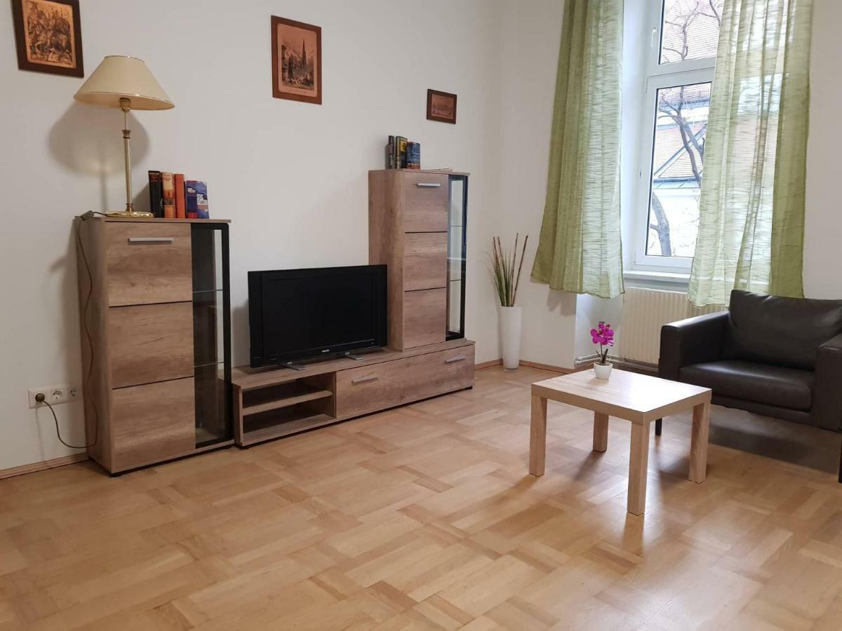 Schloessel 26/16 * Vienna